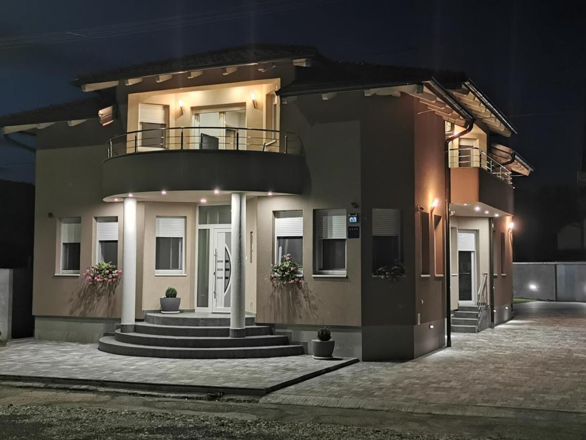 Apartman Bozur **** Satnica Dakovacka Exteriér fotografie