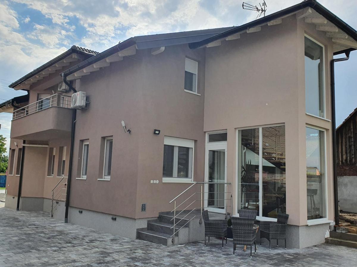 Apartman Bozur **** Satnica Dakovacka Exteriér fotografie